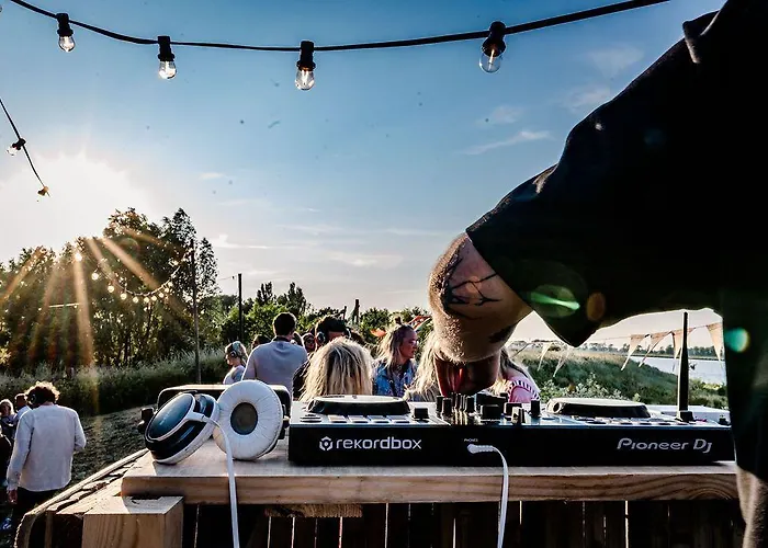 Tinyparks Eiland Tiengemeten Hotel 3*